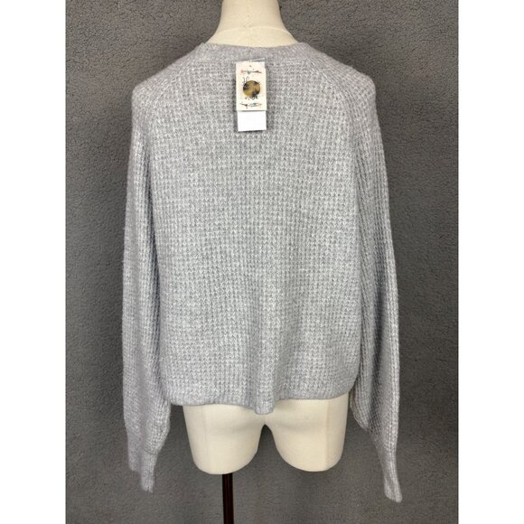 Hippie Rose Juniors' V-Neck Button Front Cropped Cardigan Gray Size Large NWT's - Picture 5 of 8